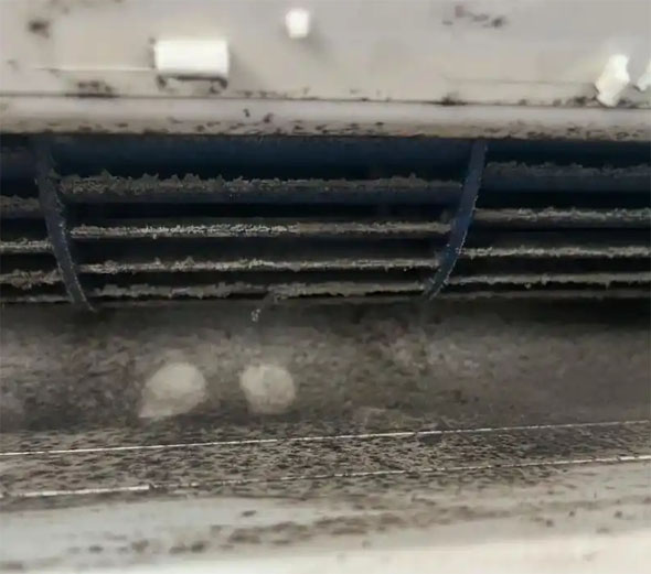 随州空调吹的风有股烧焦味是怎么回事